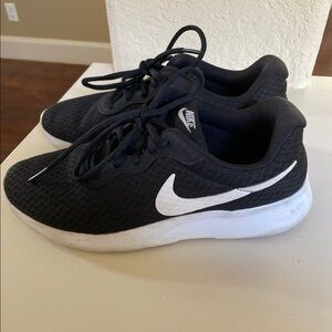 Nike shoes in 7.5